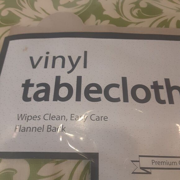 Sultan Linens Vinyl /Flannel BackTablecloth Round 60" Arugula Green/Cream - Picture 3 of 6